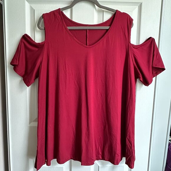 Set of 2 Cold Shoulder Short Sleeve Tops - Red and Black - Women's Plus 1x NWOT - Picture 2 of 8
